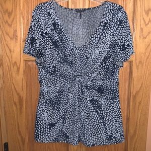 Womens Daisy Fuentes short sleeve top, blue & gray, slimming cut & style, XL